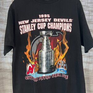 NEW JERSEY DEVILS | Vintage 1995 Stanley Cup Champions Shirt